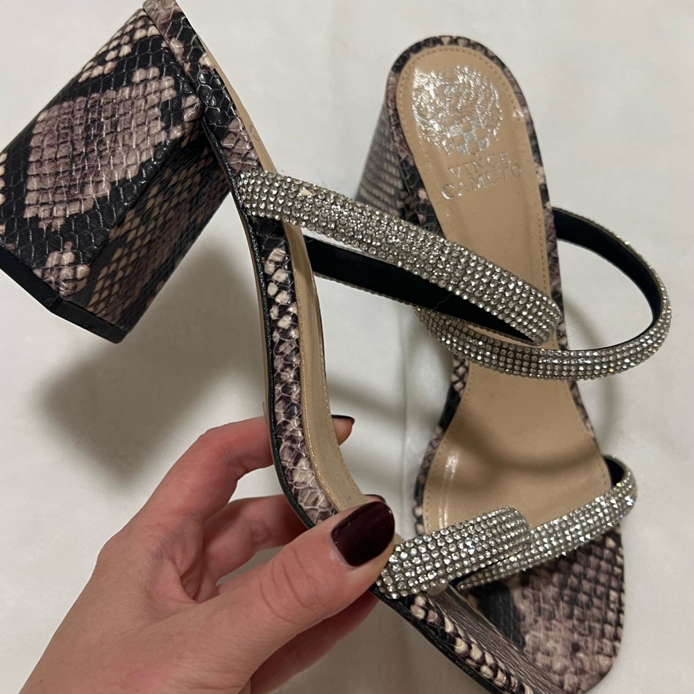 Vince Camuto Women's Heels Magaly Snakeskin Rhinestone Straps Pumps NEW - Picture 5 of 7